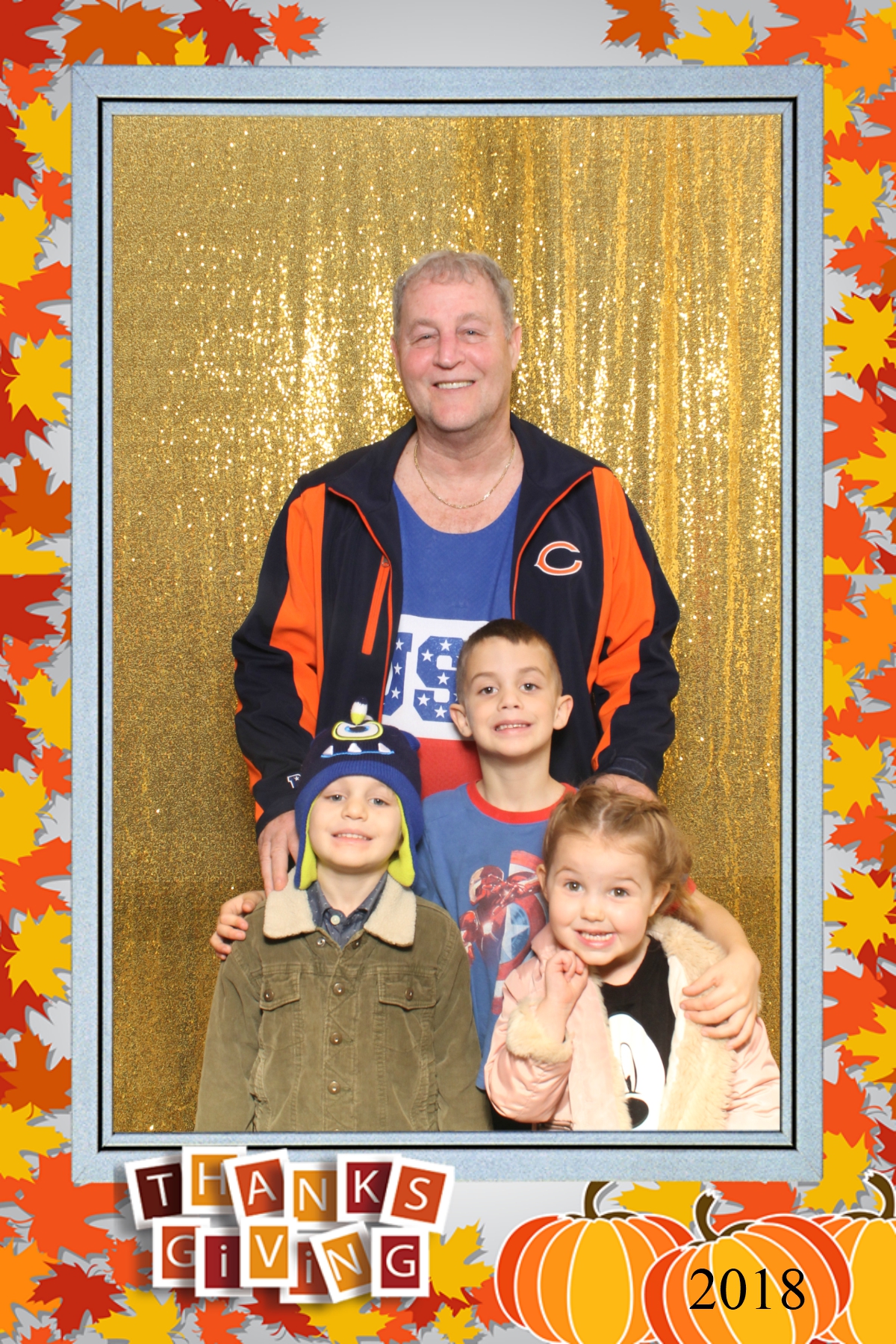 Thanksgiving 2018 | View more photos from the event at gallery.niknoxphotobox.com/u/NiKnox-Photo-Box/Thanksgiving-2018